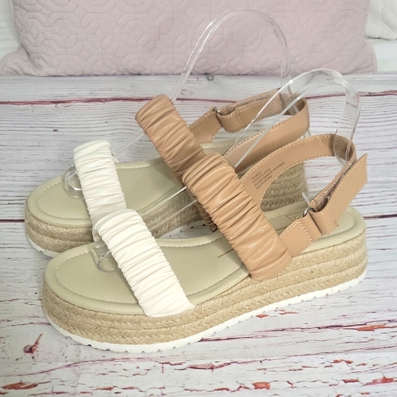 Dolce Vita Mizza Women's Tan and White Espadrille Sandals Size 7.5 - Picture 2 of 9